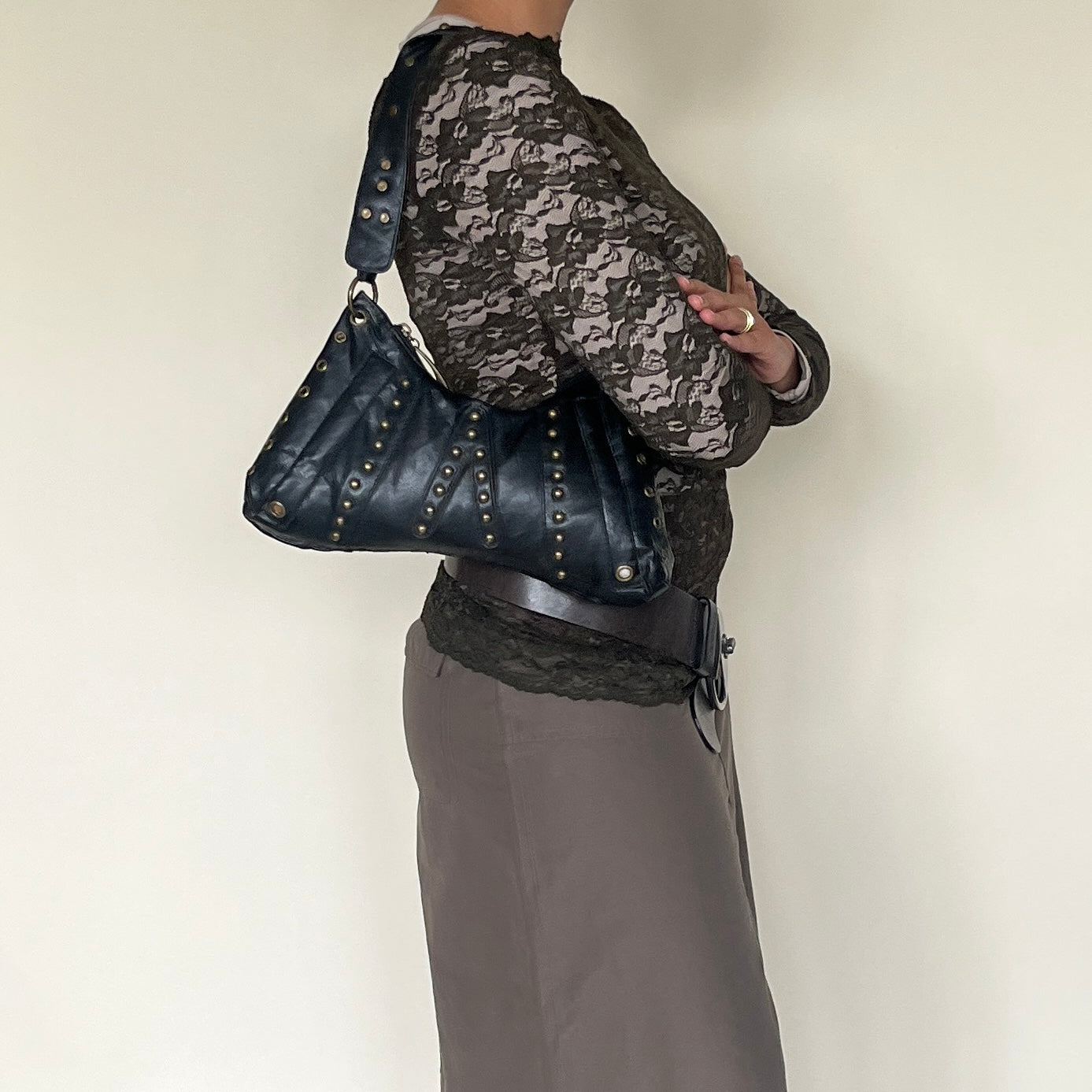 Sac baguette marron à oeillets métalliques y2k