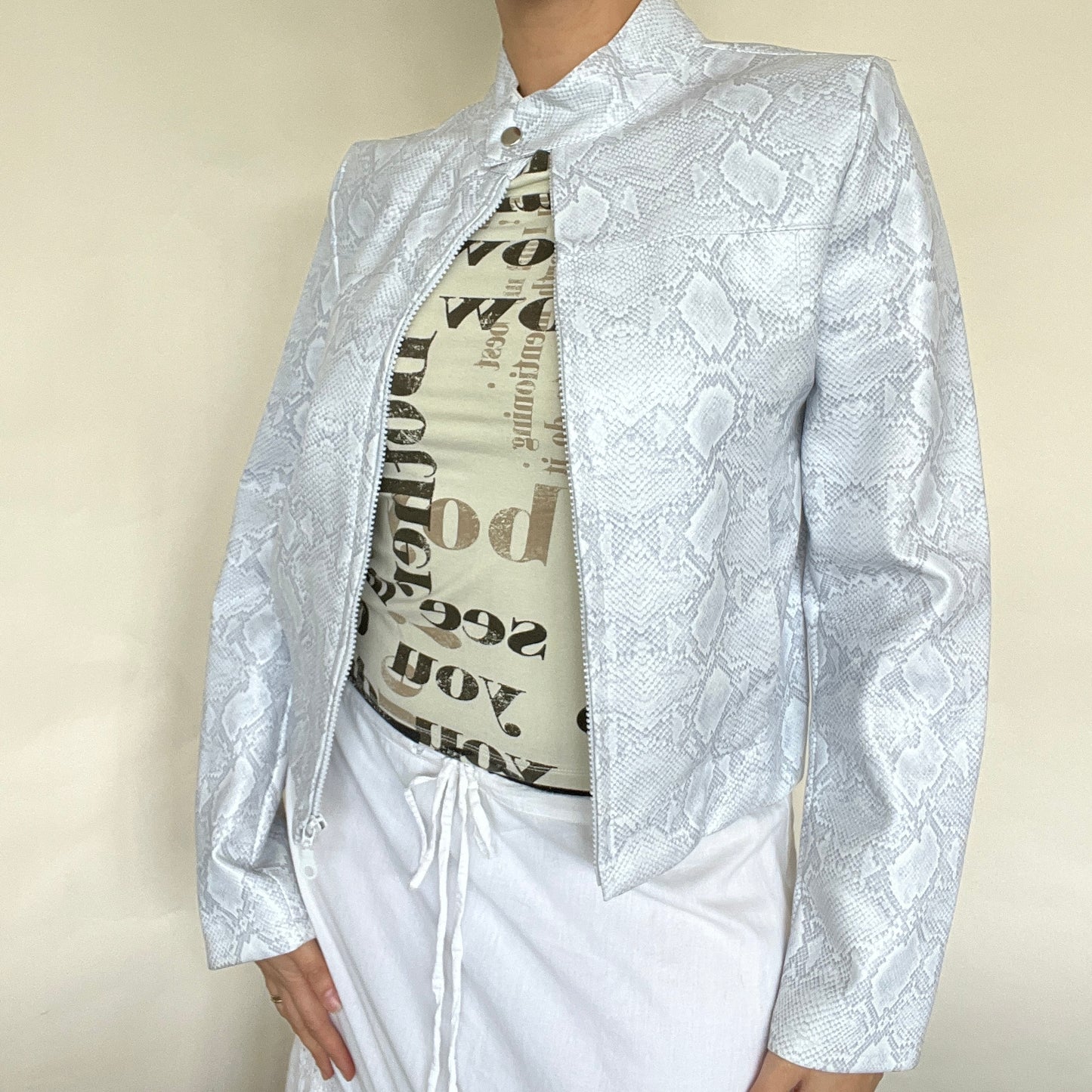 Veste simili cuir effet python blanche