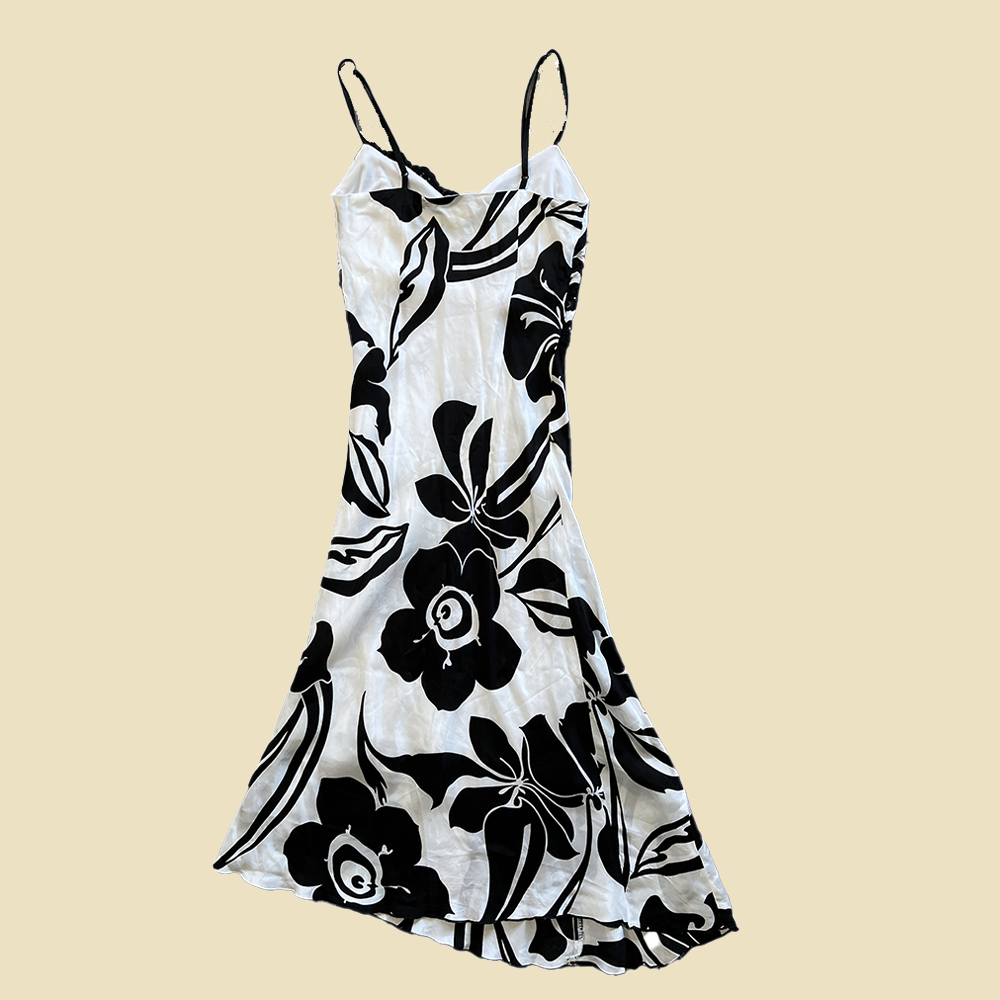 Robe longue asymétrique imprimé fleuri noire et blanche