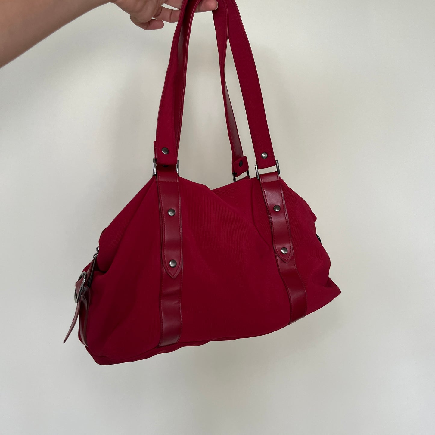 Sac à boucle métallique rouge