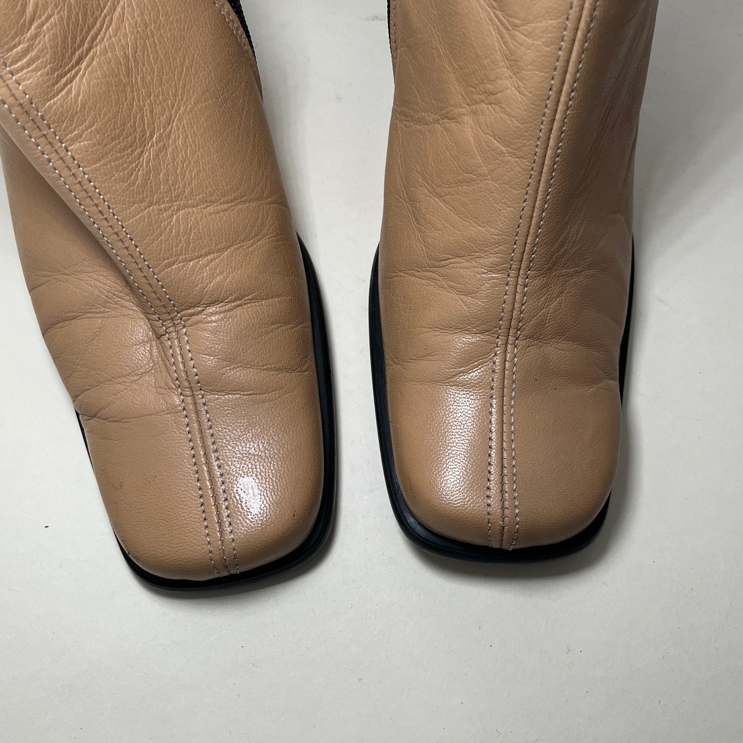 Bottes en cuir beige vanille vintage