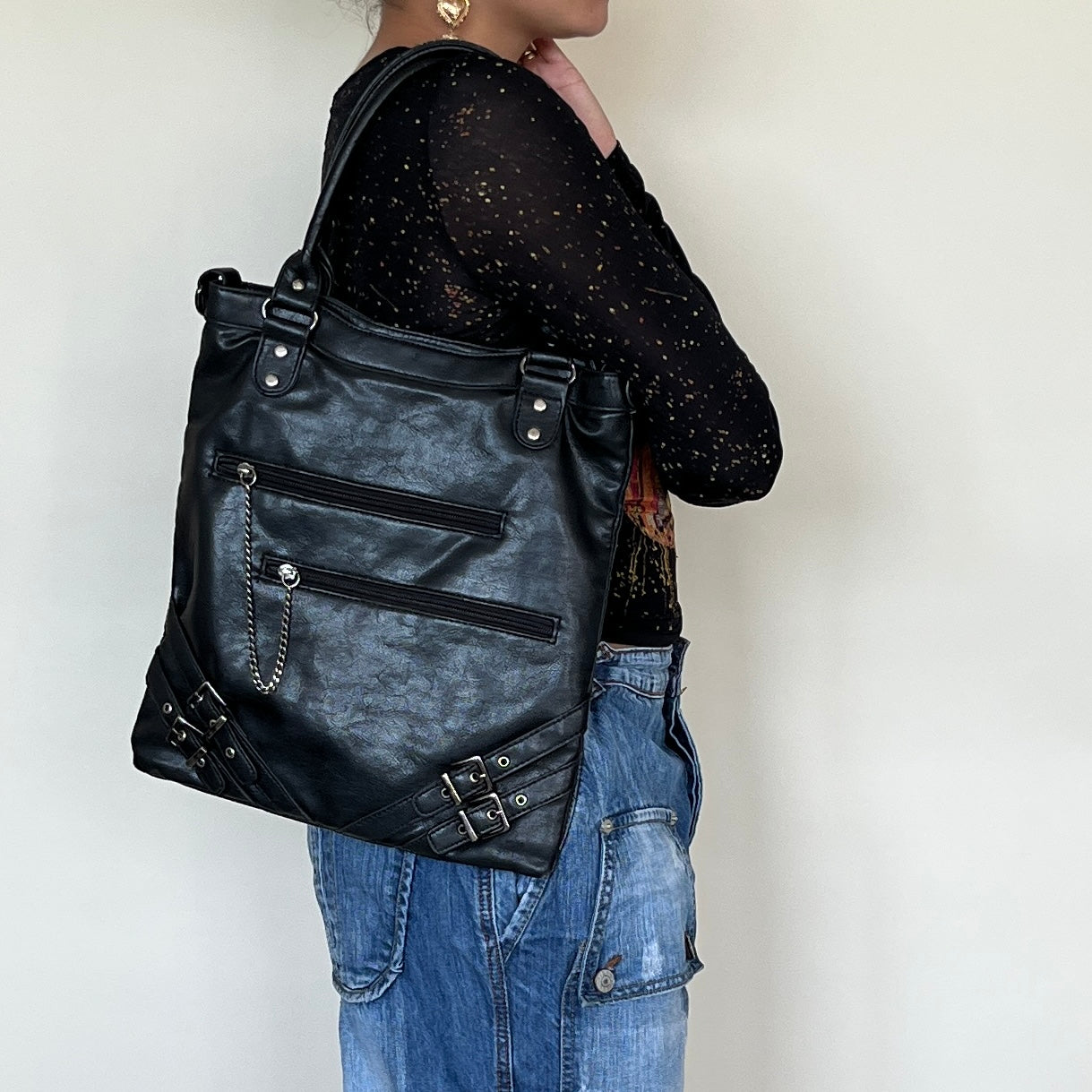 Sac à main en cuir noir