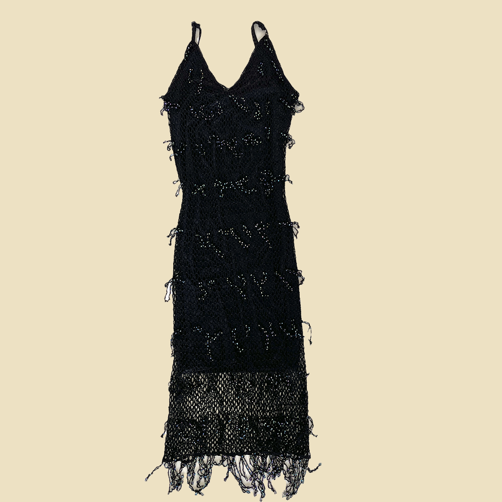 Robe en crochet noir et perles vintage