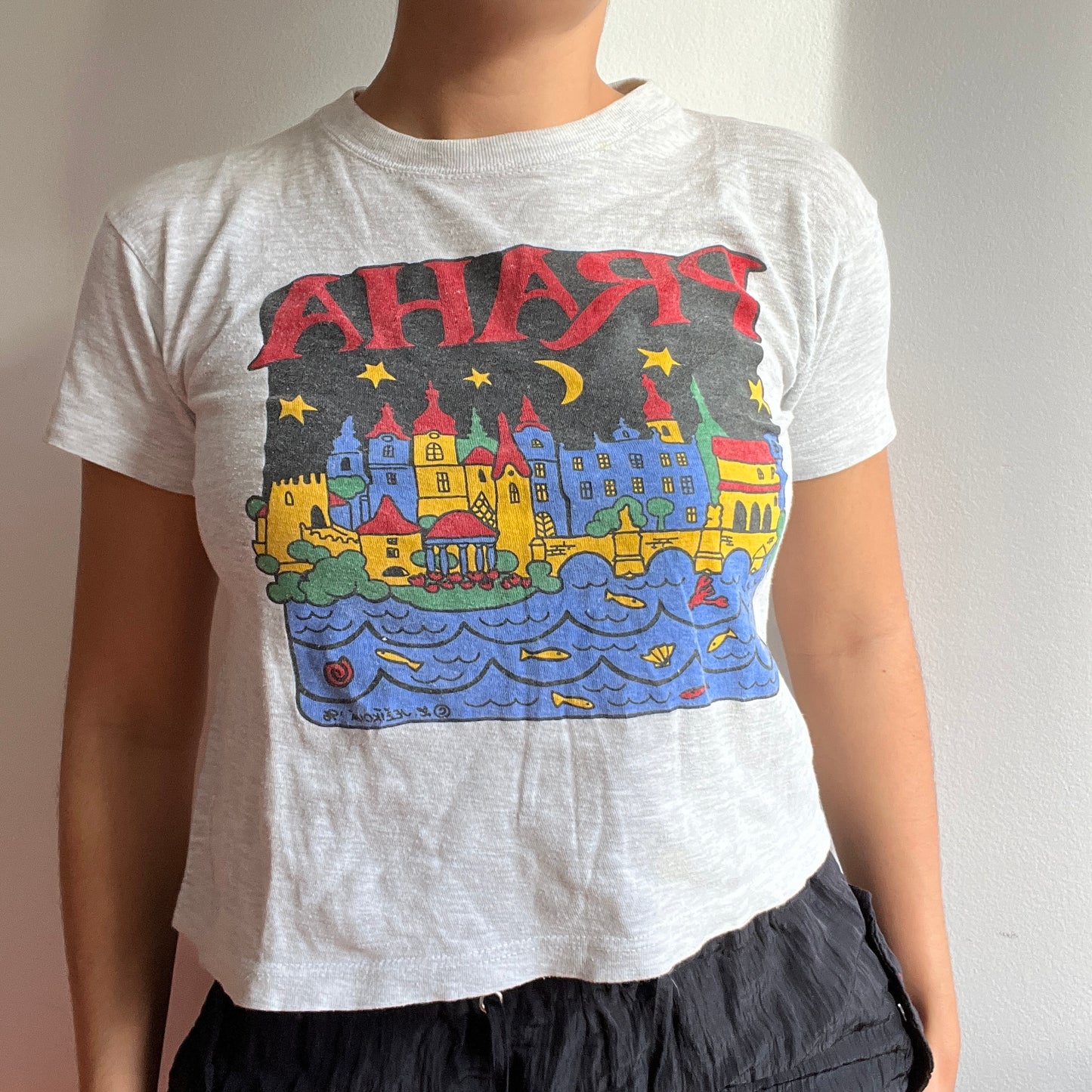 Baby tee Praha vintage