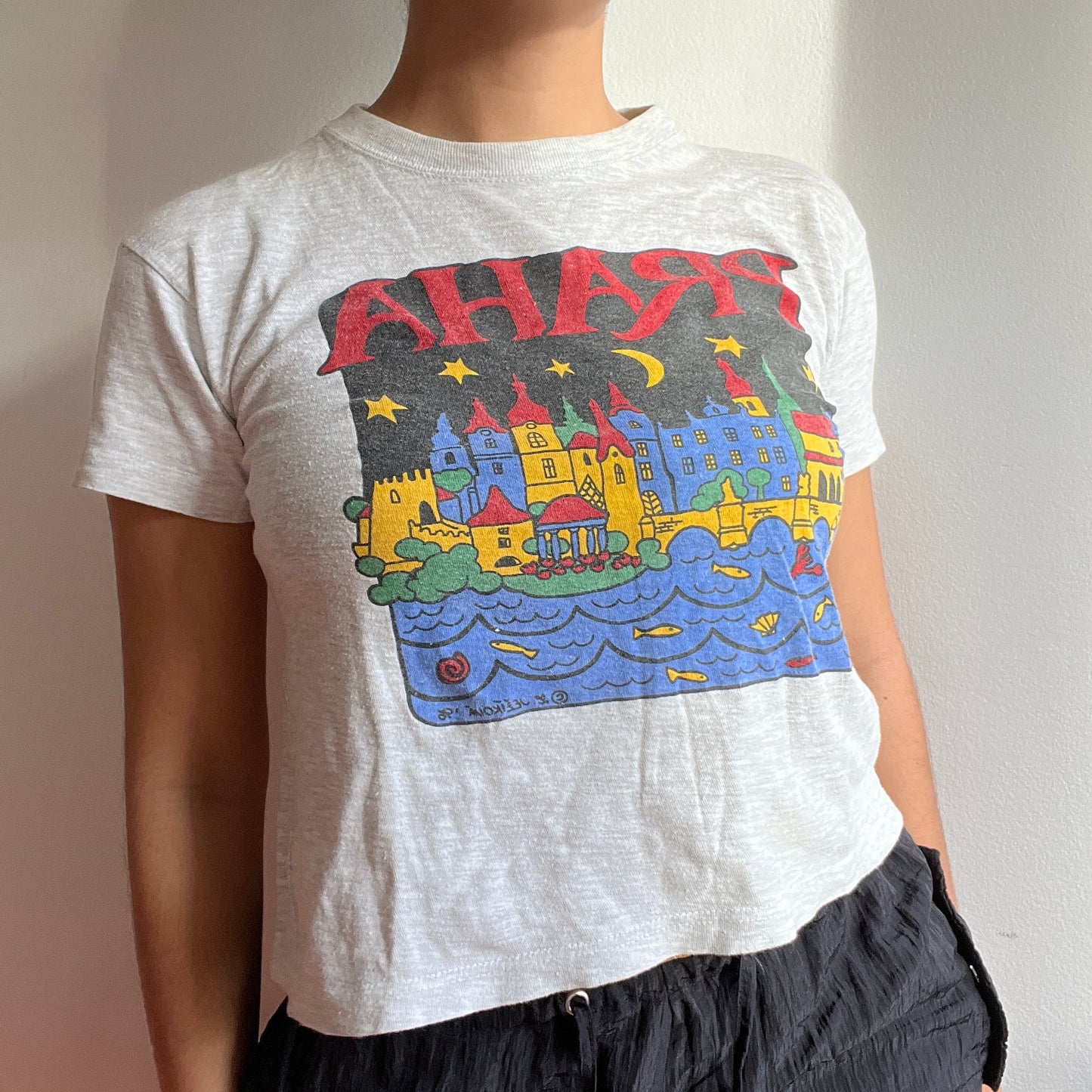 Baby tee Praha vintage