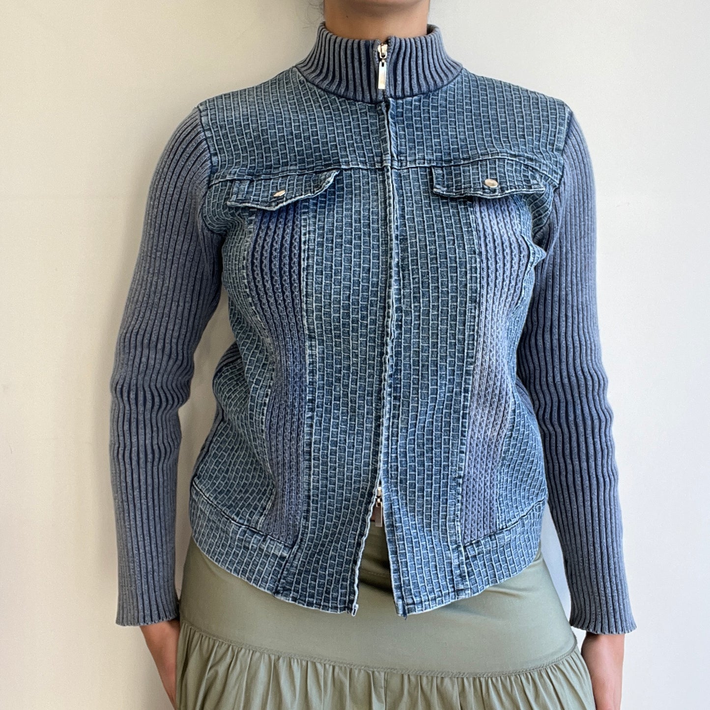 Veste en maille côtelée et denim bleu y2k