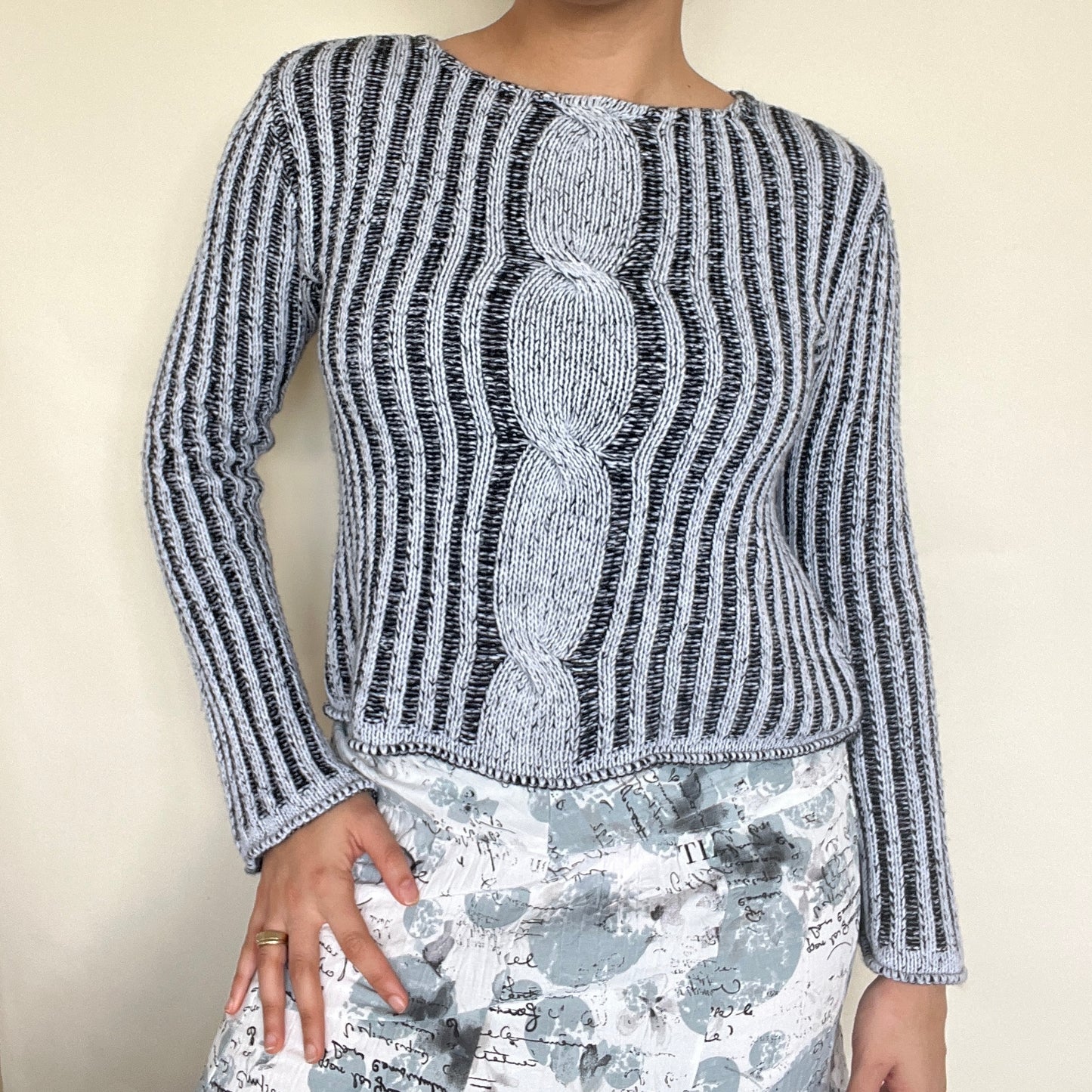 Pull côtelé tressé gris bleu