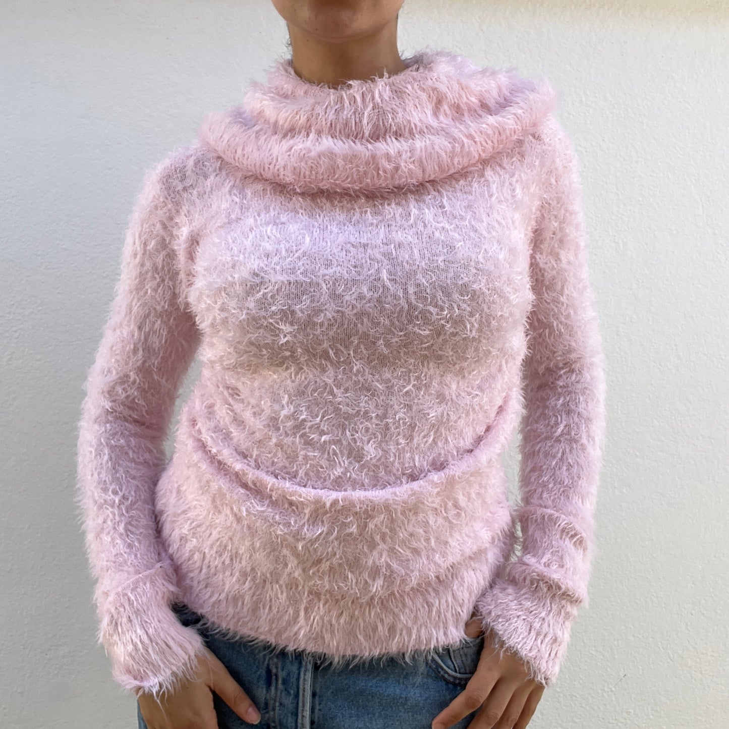 Pull rose duveteux coquette y2k