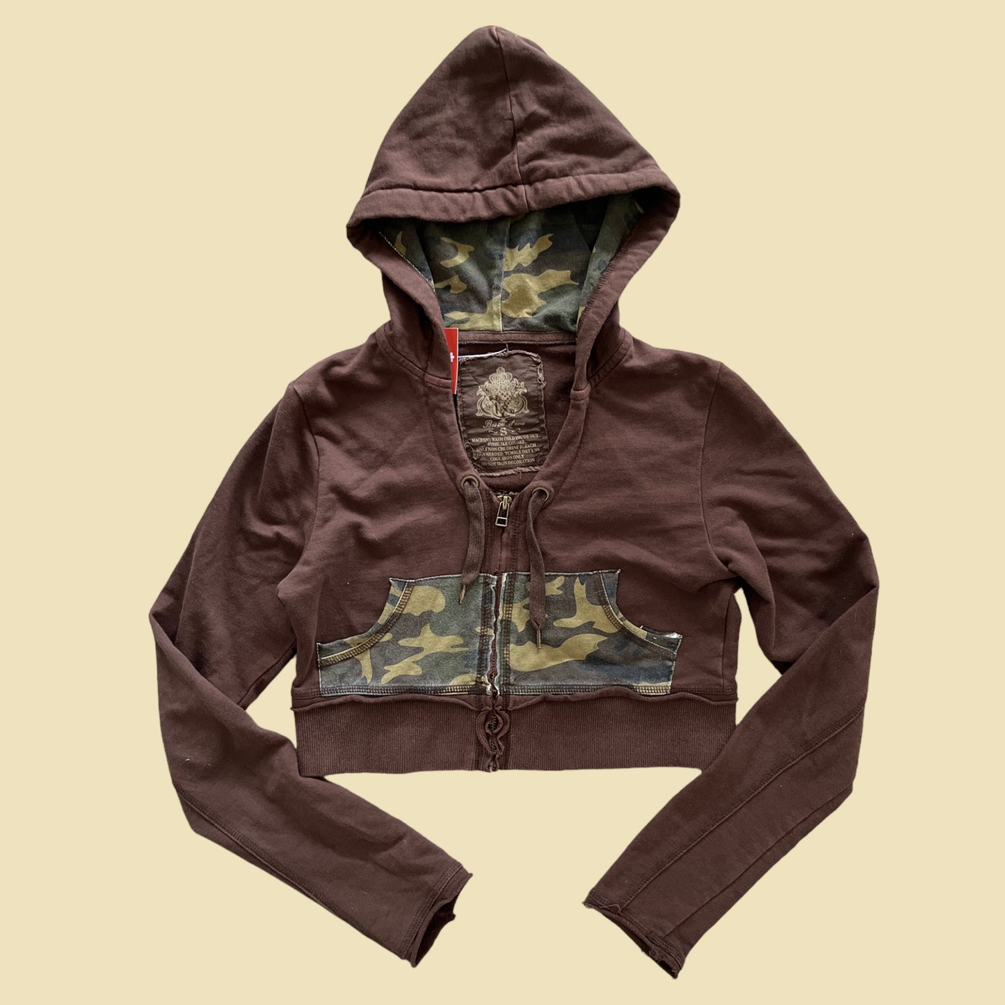 Hoodie court marron motif camo